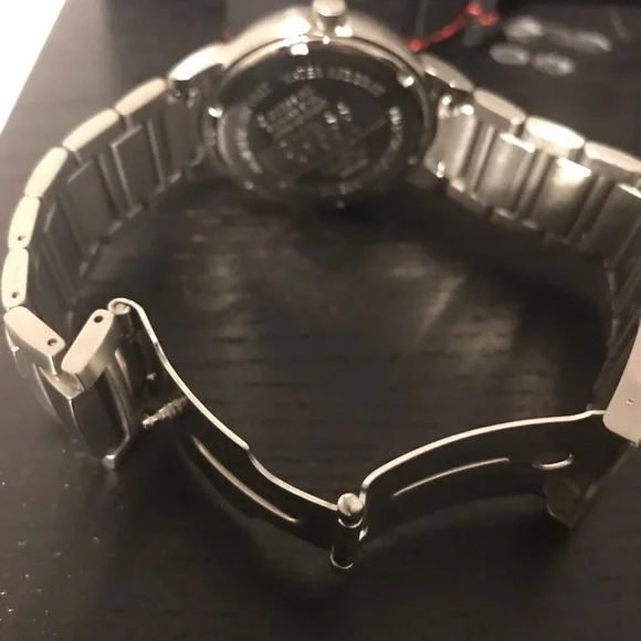 Men’s Guess Steel watch - Picture 3 of 4